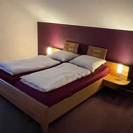 Rastplatz 8 Love hotel *